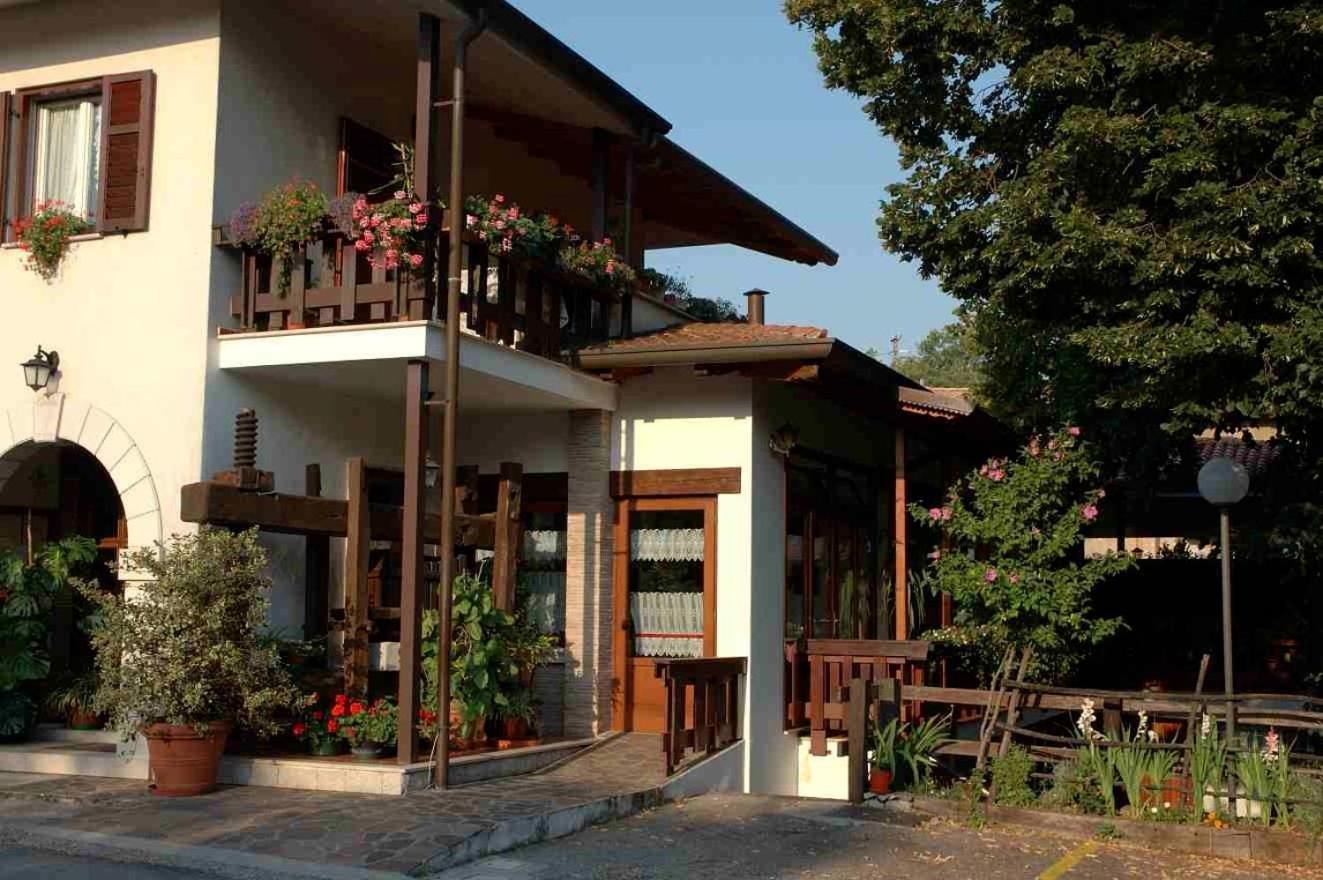 Lokanda Devetak Savogna dʼIsonzo Buitenkant foto