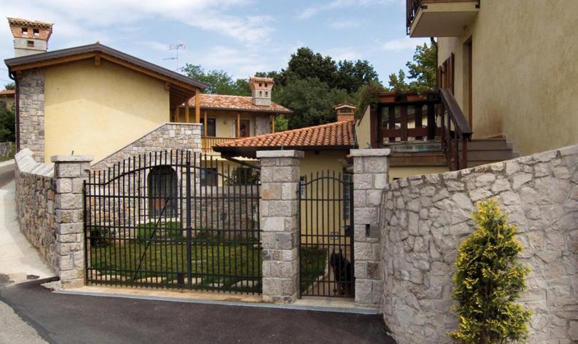 Lokanda Devetak Savogna dʼIsonzo Buitenkant foto
